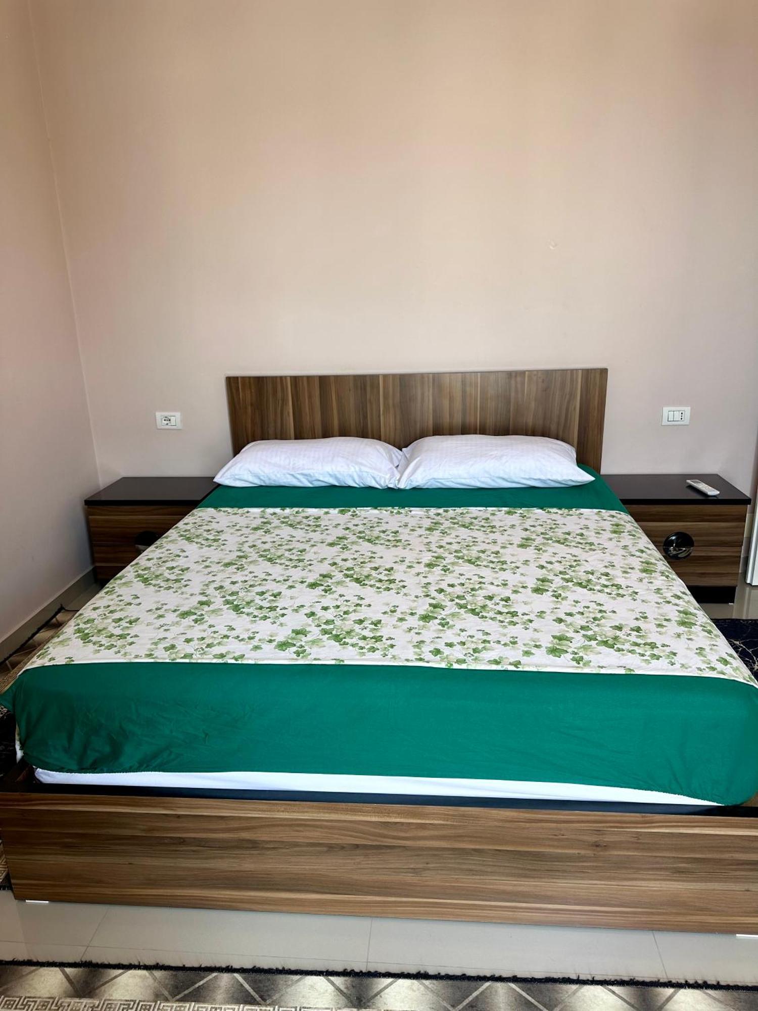 Rent * Tirana